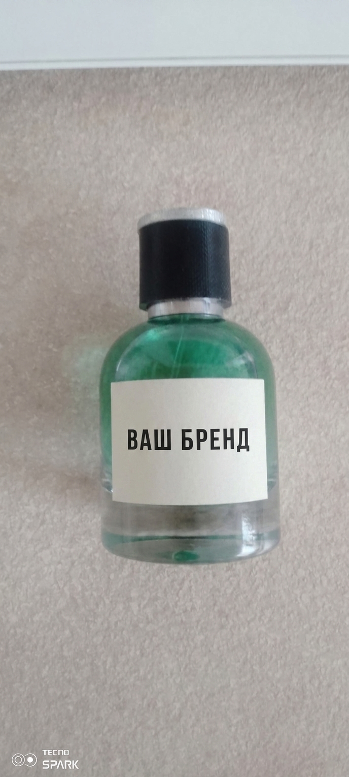 Флакон духов — фото с домашнего ковра